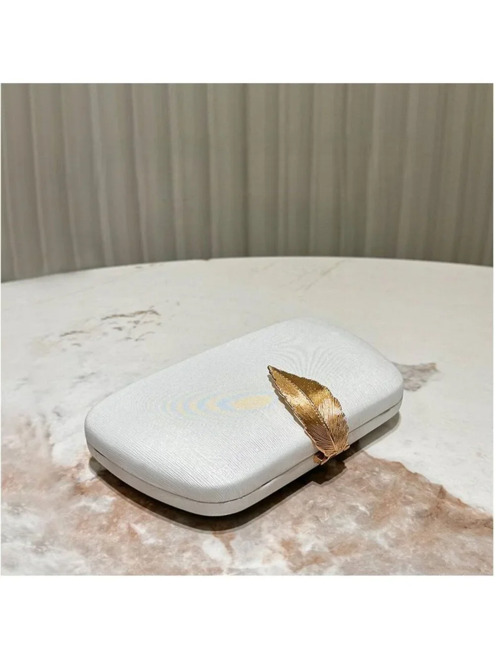 👜Women's White Banquet Bag Dinner Elegant Clutch With Metallic Leaves Clasp